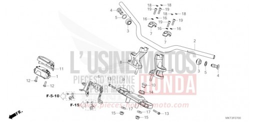 TUYAU DE GUIDON/PONT SUPERIEUR ADV750M de 2021